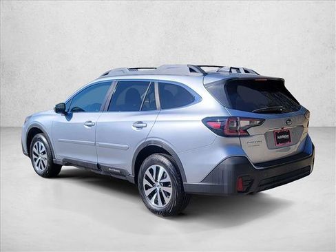 Used 2020 Subaru Outback Premium image 8