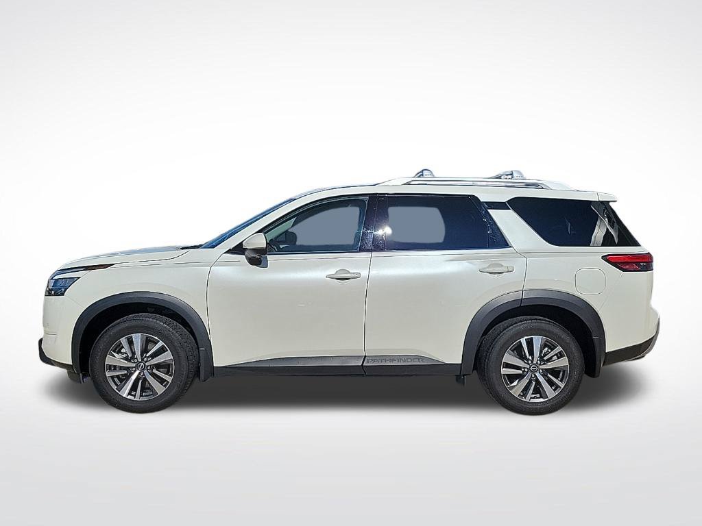 Used 2023 Nissan Pathfinder SL AWD/4WD image 2