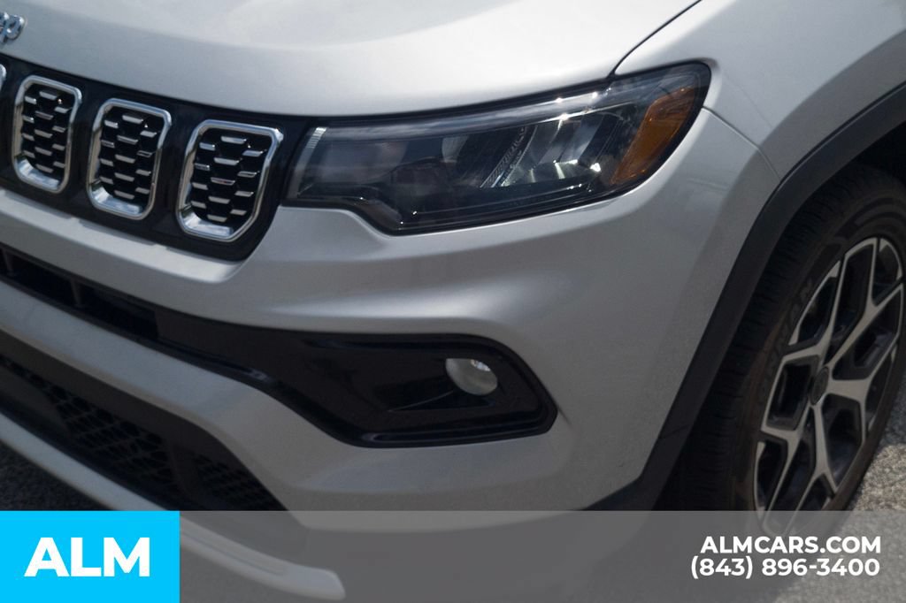 Used 2025 Jeep Compass Limited AWD/4WD image 11