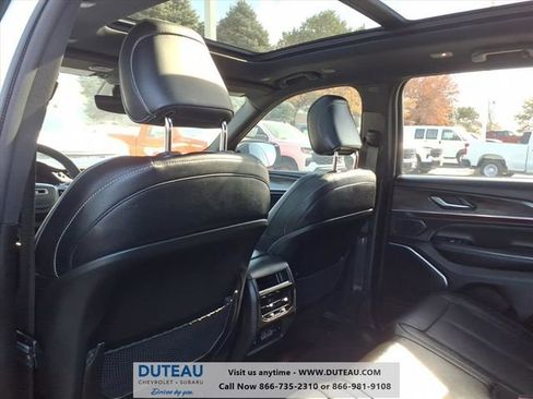 Used 2023 Jeep Grand Cherokee Overland image 9