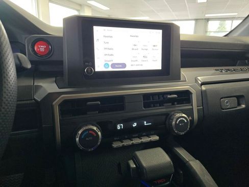 Used 2024 Toyota Tacoma TRD Off-Road AWD/4WD image 27