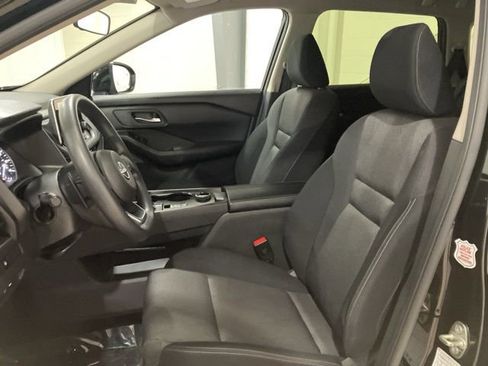 Used 2024 Nissan Rogue SV image 11