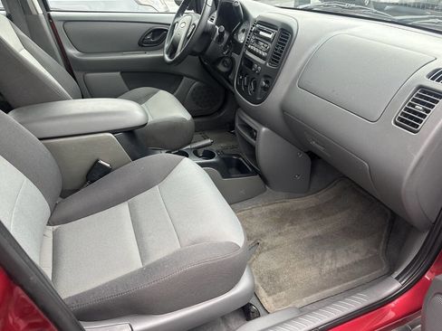 Used 2003 Ford Escape XLS image 12