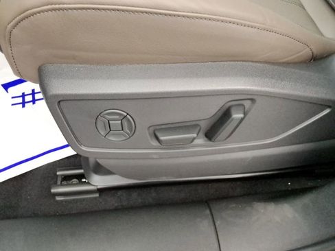 Used 2025 Audi Q5 2.0T Premium Plus w/ Premium Plus image 19