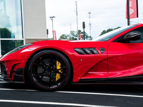 Used 2020 Ferrari 812 Superfast RWD image 30