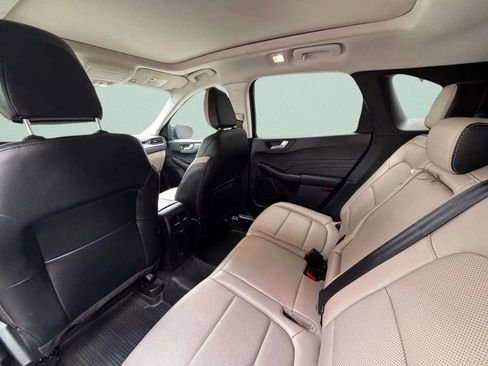 Used 2022 Ford Escape Titanium w/ Class II Trailer Tow Package image 19