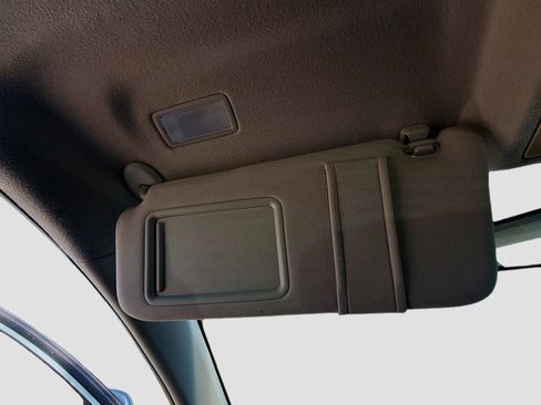 Used 2010 Toyota Camry LE image 39