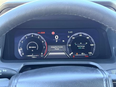 Certified 2025 Toyota Tacoma Limited AWD/4WD image 9