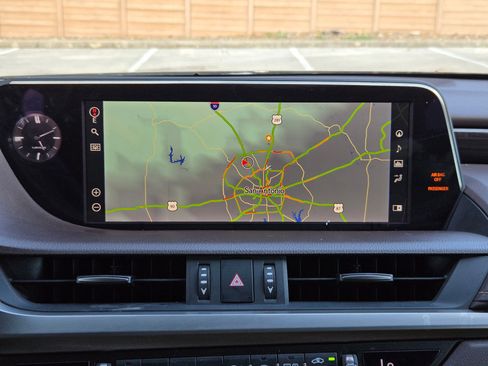 Used 2020 Lexus ES 300h w/ Premium Package FWD image 18