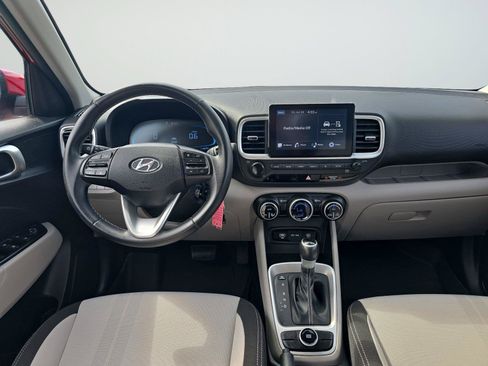 Used 2023 Hyundai Venue SEL FWD image 9