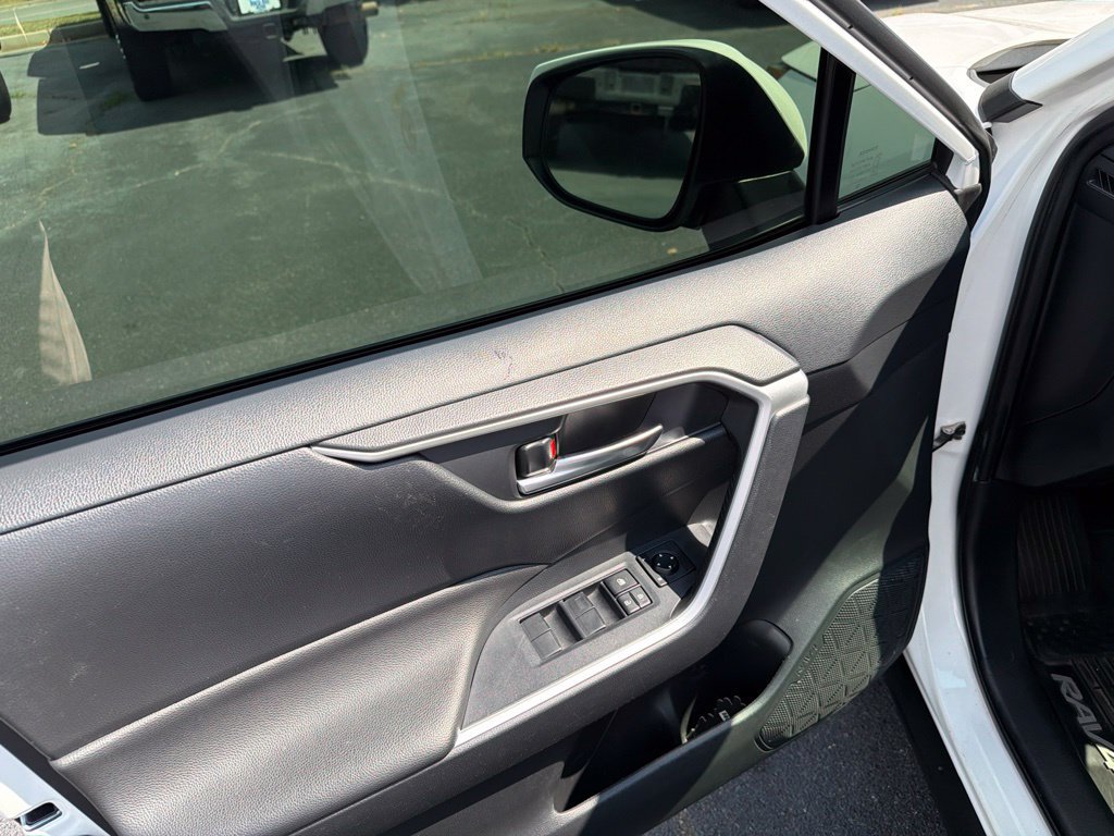 Used 2019 Toyota RAV4 XLE w/ All Weather Liner Package AWD/4WD image 8
