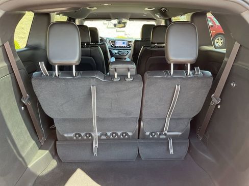 New 2026 Chrysler Pacifica Select image 12