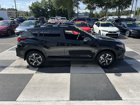 Used 2025 Subaru Crosstrek 2.5i Premium AWD/4WD image 3
