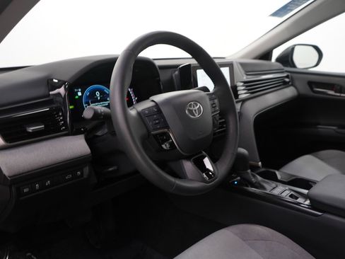 Used 2025 Toyota Camry LE image 14