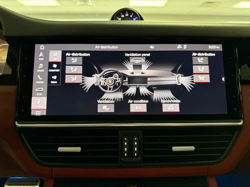 Used 2021 Porsche Cayenne S AWD/4WD image 22