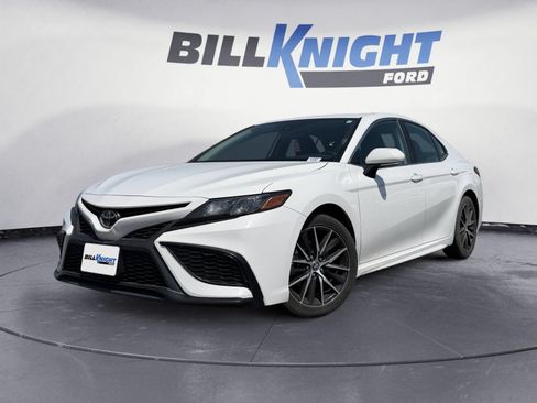 Used 2023 Toyota Camry SE w/ Convenience Package FWD image 1