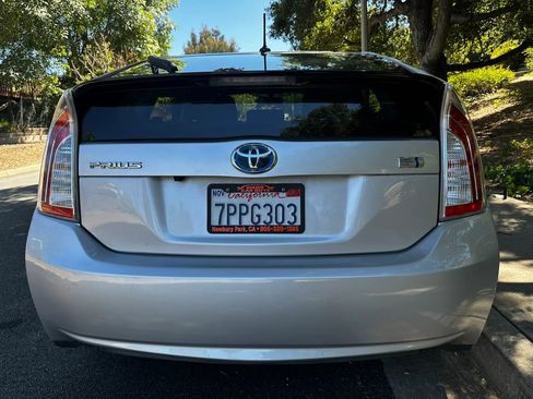 Used 2015 Toyota Prius Three image 5