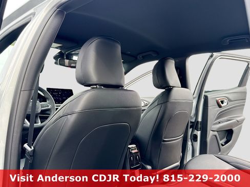 New 2026 Jeep Compass Latitude image 6