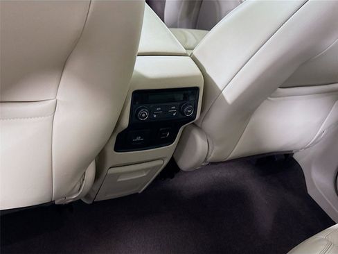 Used 2017 GMC Acadia Denali w/ Technology Package AWD/4WD image 20