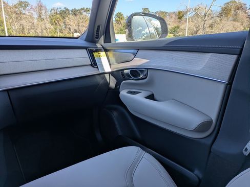 New 2026 Volvo XC90 T8 Plus AWD/4WD image 23