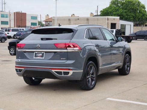 Used 2022 Volkswagen Atlas Cross Sport SEL R-Line AWD/4WD image 14