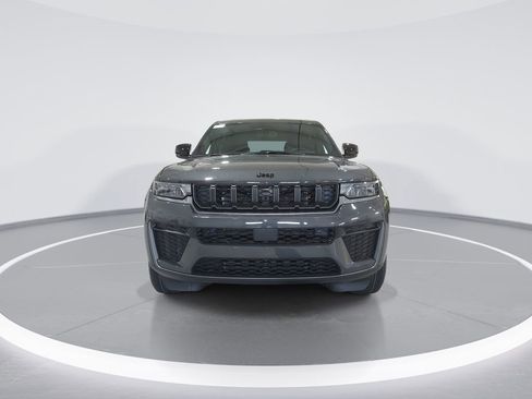 New 2026 Jeep Grand Cherokee Laredo image 3