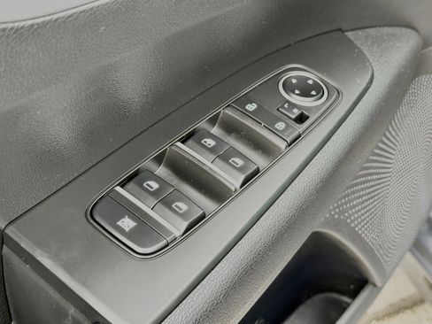 Used 2023 Kia Forte LXS FWD image 17