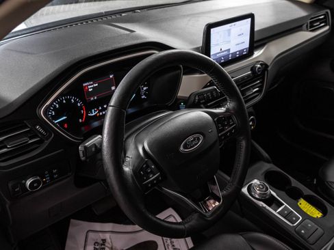 Used 2020 Ford Escape SEL FWD image 5
