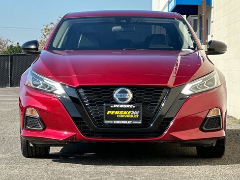 Used 2021 Nissan Altima 2.5 SR w/ SR Premium Package image 9