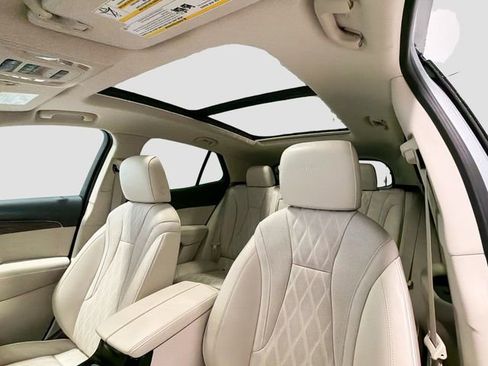 Certified 2023 Buick Envision Avenir AWD/4WD image 21