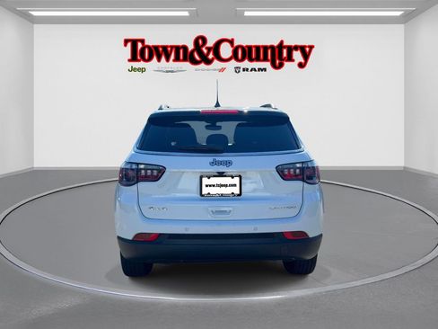 Certified 2025 Jeep Compass Limited AWD/4WD image 8