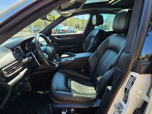 Used 2023 Maserati Levante Modena image 14
