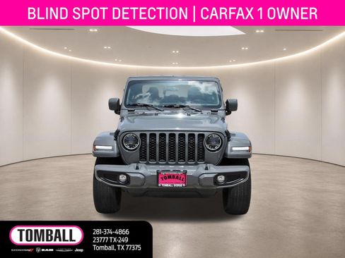 Used 2023 Jeep Gladiator Overland AWD/4WD image 2