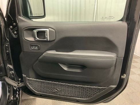 Used 2023 Jeep Wrangler Sahara image 27