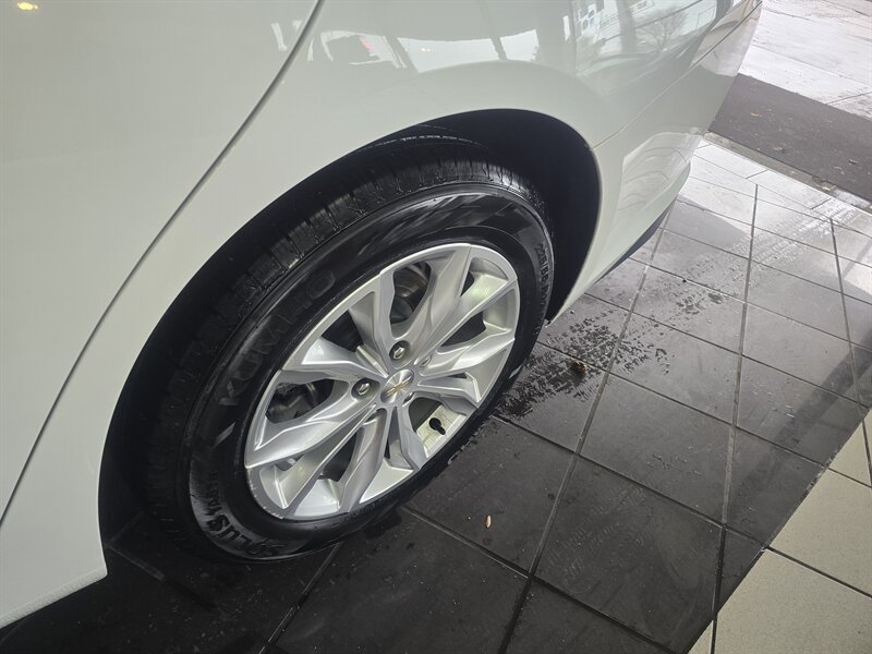 Used 2024 Chevrolet Malibu LT FWD image 31