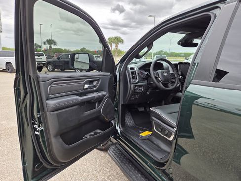 New 2026 RAM 1500 Laramie AWD/4WD image 13