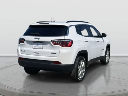 Used 2022 Jeep Compass Latitude image 5