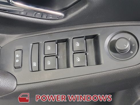 Used 2020 Chevrolet Trax LT w/ LT Convenience Package FWD image 26