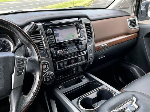 Used 2018 Nissan Titan Platinum Reserve w/ Platinum Utility Package AWD/4WD image 6