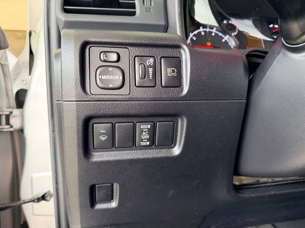 Used 2021 Toyota 4Runner SR5 AWD/4WD image 18