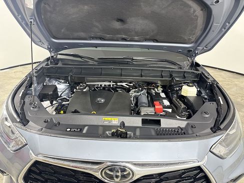Certified 2022 Toyota Highlander Limited image 33