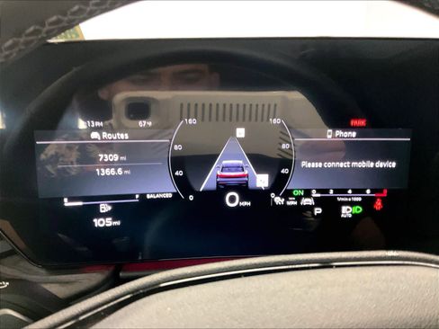 Used 2025 Audi Q5 Premium w/ Convenience Package image 21