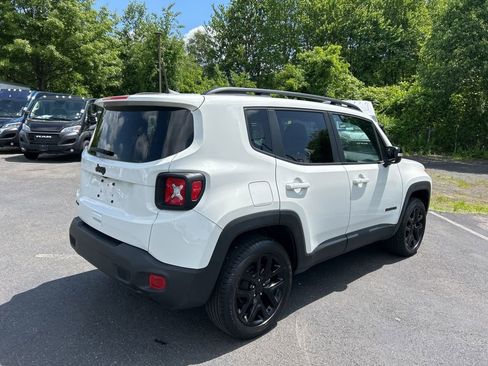 Certified 2022 Jeep Renegade Altitude image 3