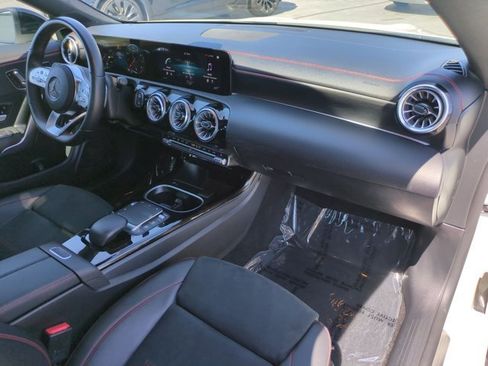 Used 2022 Mercedes-Benz CLA 250 image 21