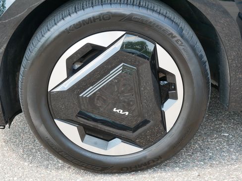 Certified 2024 Kia EV9 Land AWD/4WD image 15