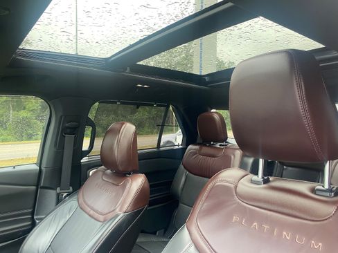 Used 2021 Ford Explorer Platinum w/ Equipment Group 601A image 11