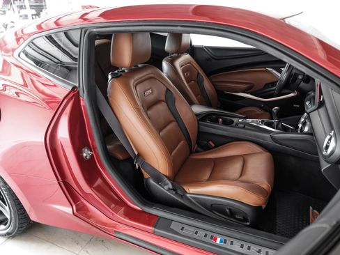 Used 2016 Chevrolet Camaro SS RWD image 31