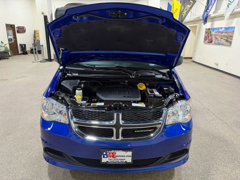 Used 2019 Dodge Grand Caravan SE FWD image 43