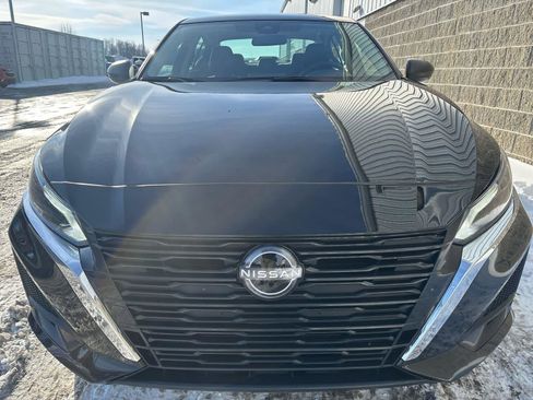 Used 2024 Nissan Altima 2.5 SV image 4