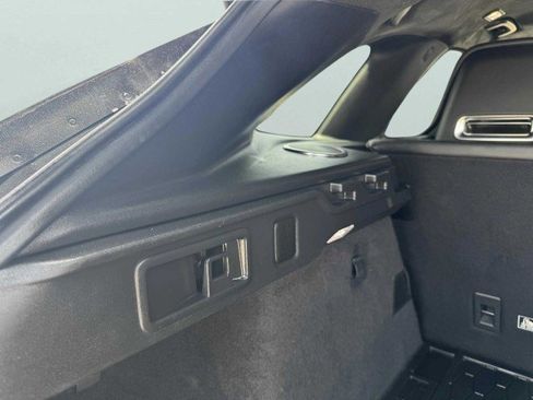 Used 2019 Jaguar F-PACE SVR image 62